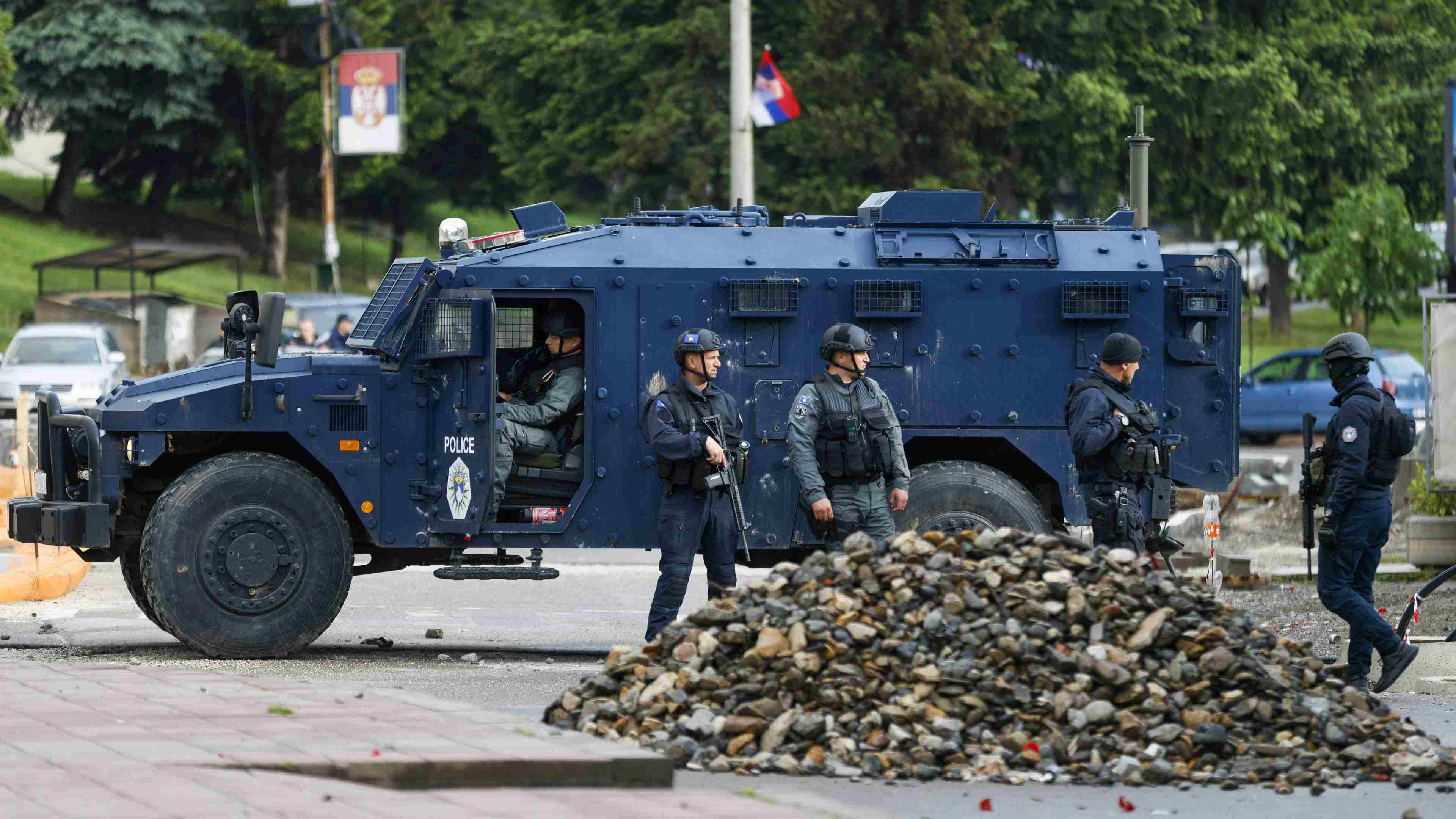 Policiers au Kosovo le 23 mai 2023