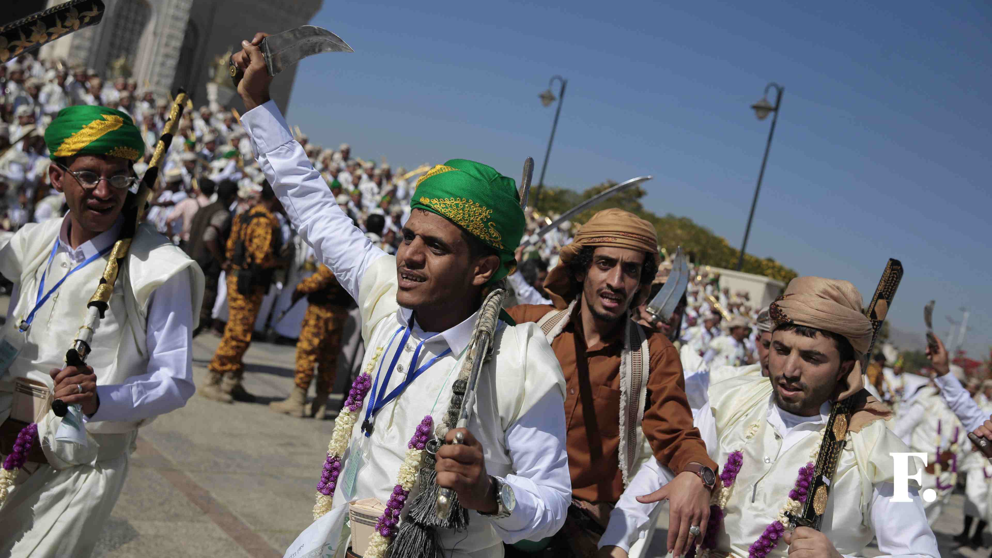 Des Houthis en habits traditionnels, lors d'un mariage, à Sanaa, 2021.
