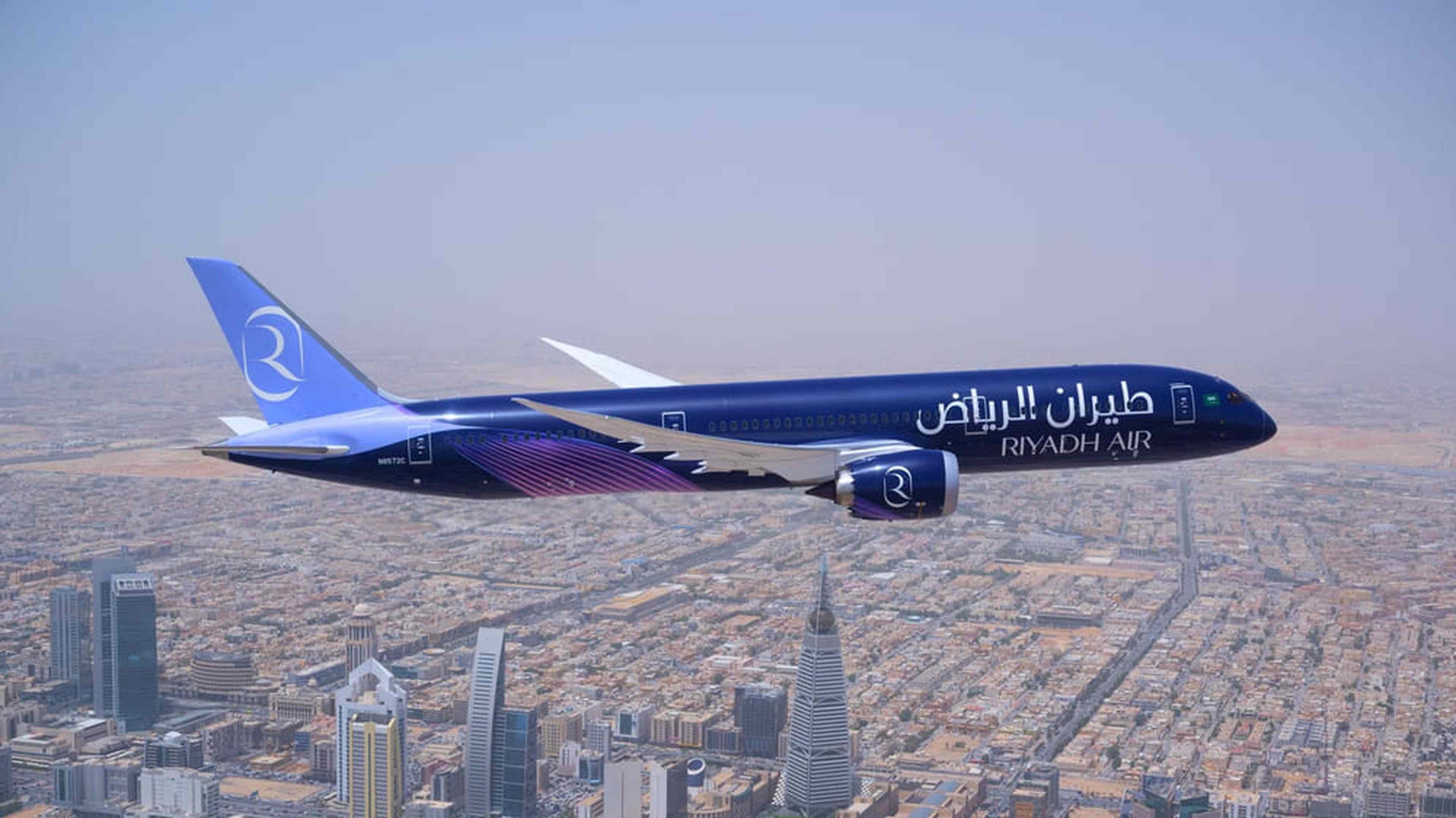 Premier avion de la compagnie survolant Riyadh