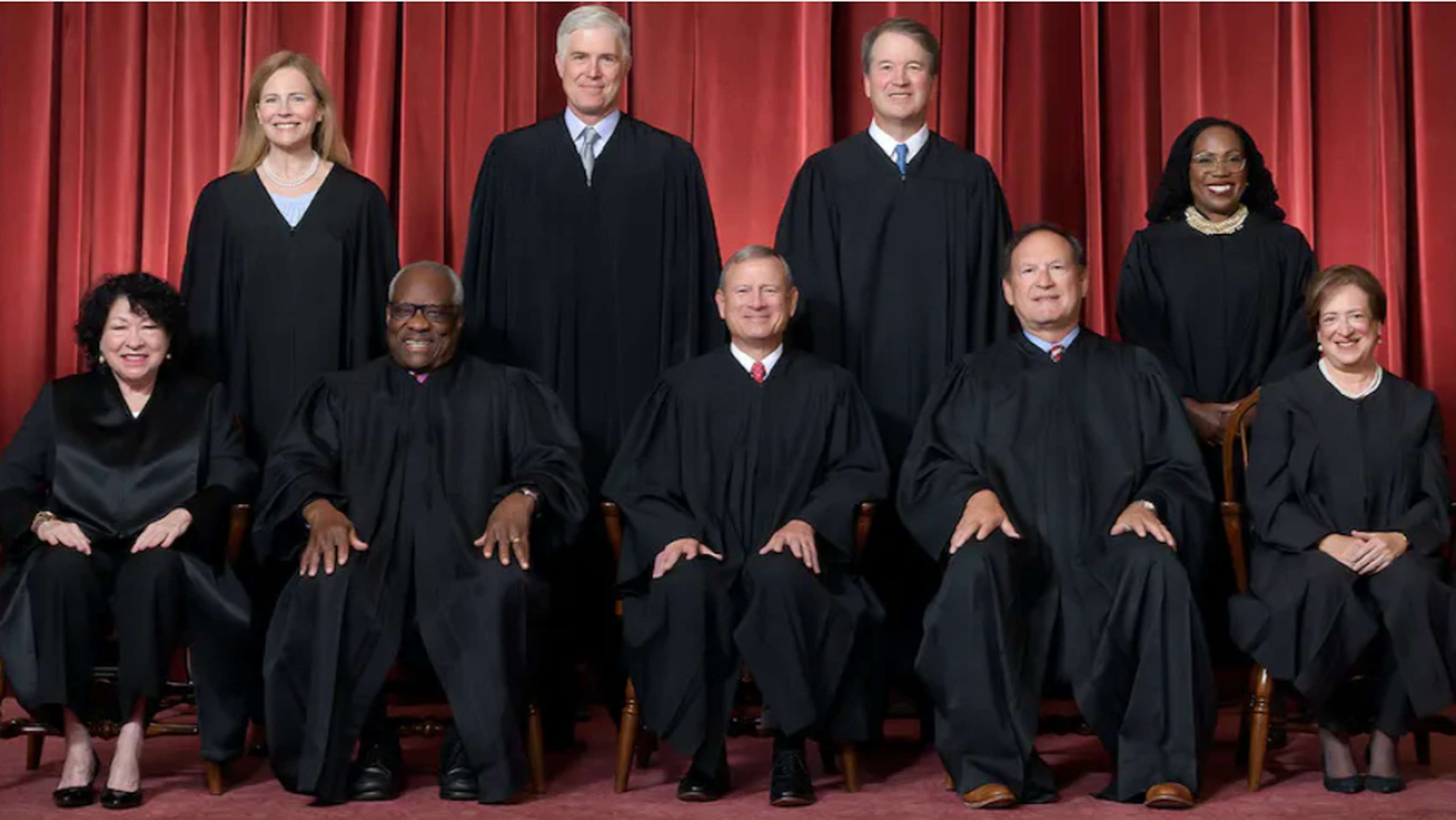 Les neuf membres actuels de la Cour suprême.