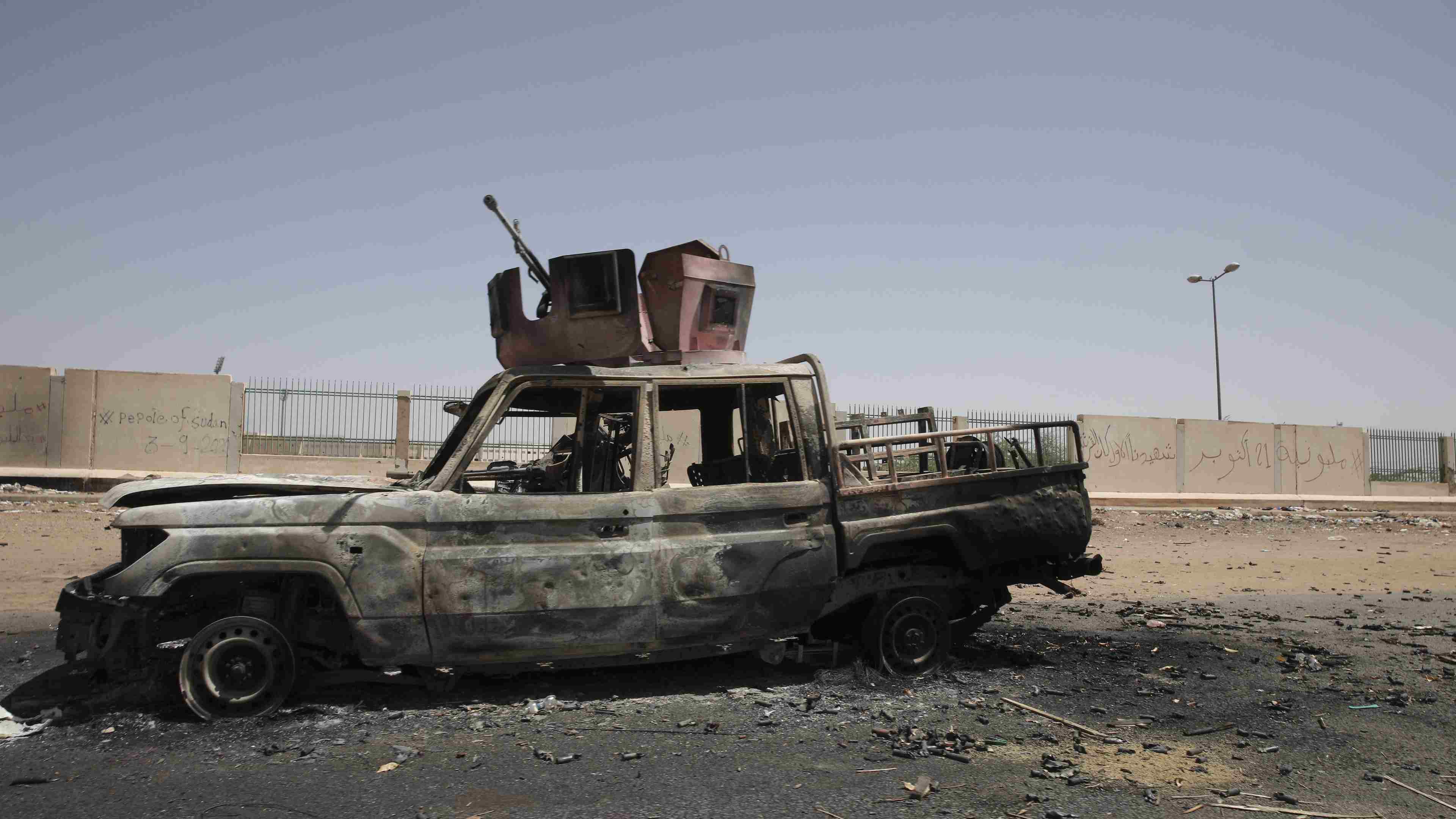 Véhicule militaire détruit dans le sud du Soudan