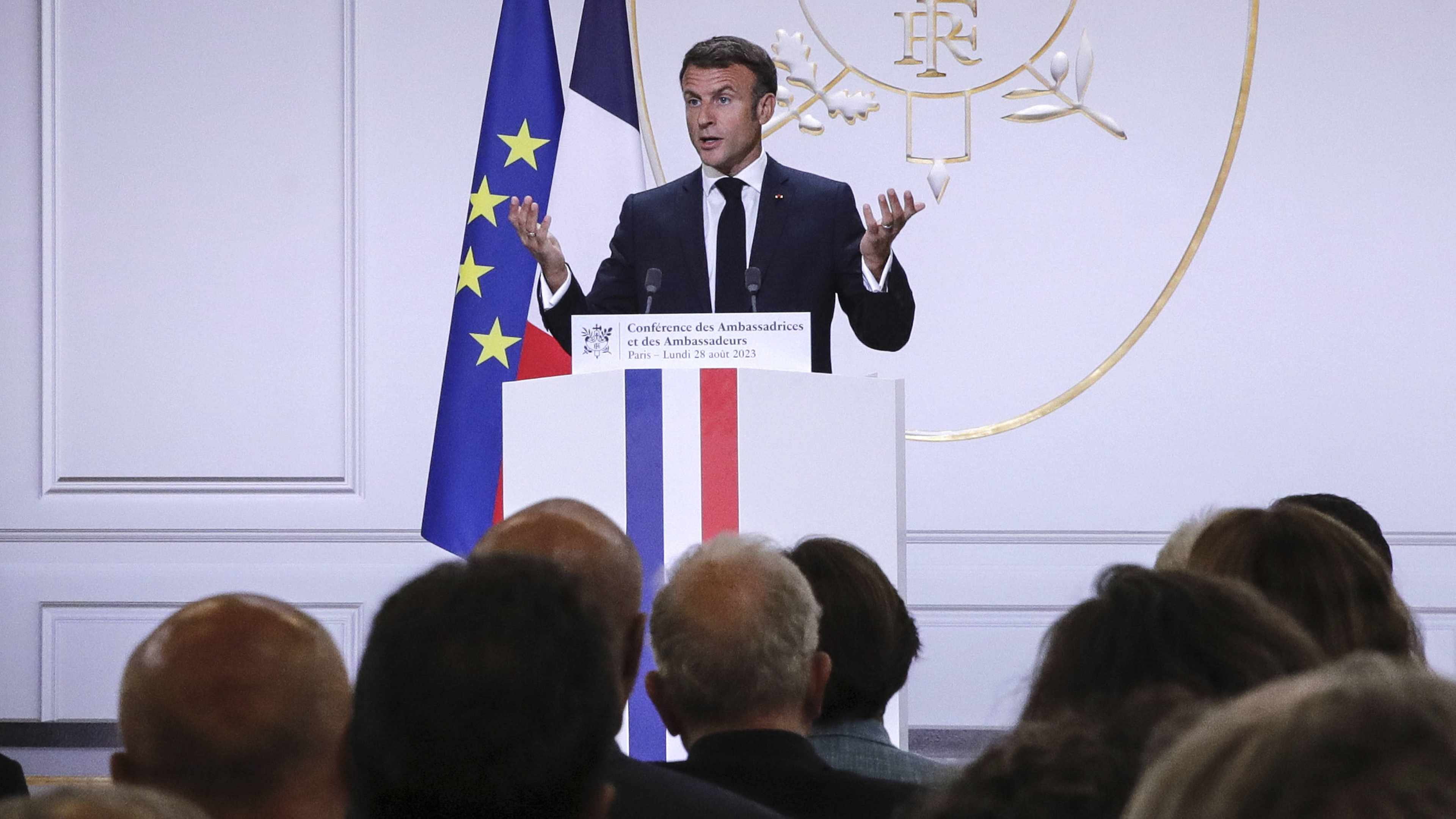 Le président français Emmanuel Macron lors de la conférence des ambassadrices et des ambassadeurs français au palais de l'Élysée, à Paris, le 20 septembre 2022. 